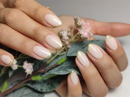 Uñas almendra